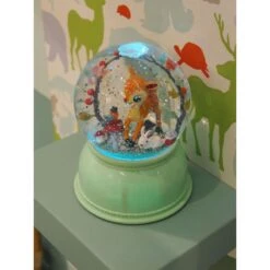 Djeco Veilleuse Boule De Neige Faon -Enfants Jouets Magasin veilleuses boule de neige faon 2